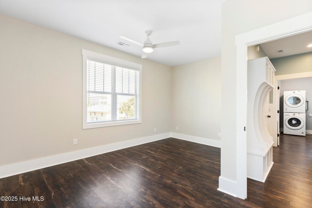 Image 16 of property listing at 711 Carolina Beach Avenue N, Carolina Beach, NC 28428