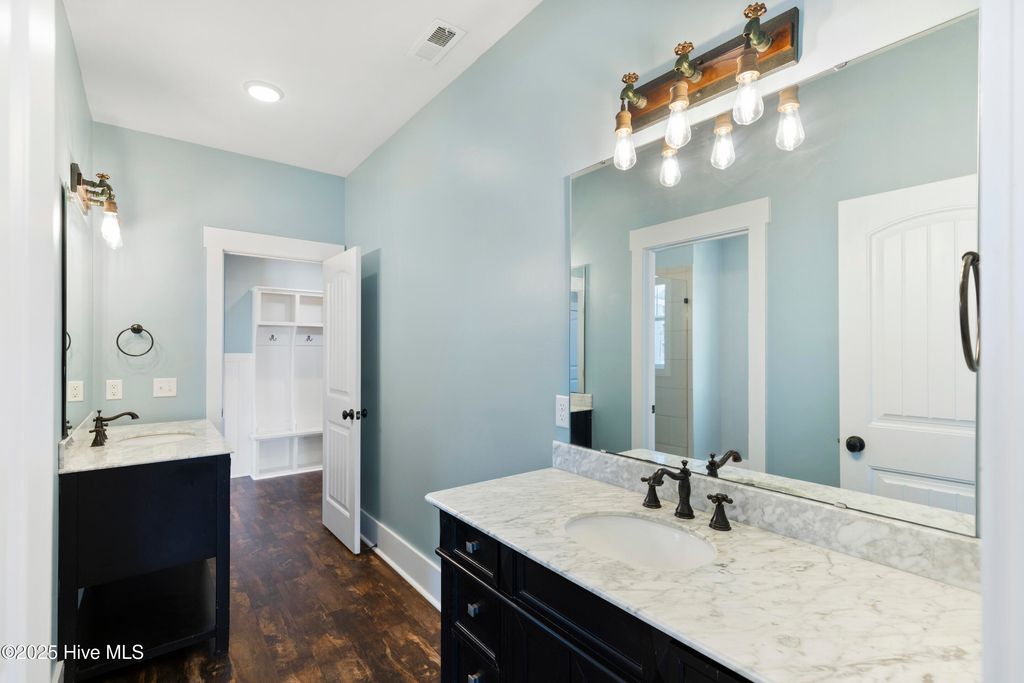 Image 18 of property listing at 711 Carolina Beach Avenue N, Carolina Beach, NC 28428