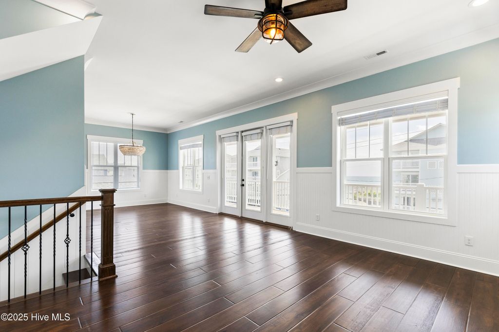 Image 23 of property listing at 711 Carolina Beach Avenue N, Carolina Beach, NC 28428