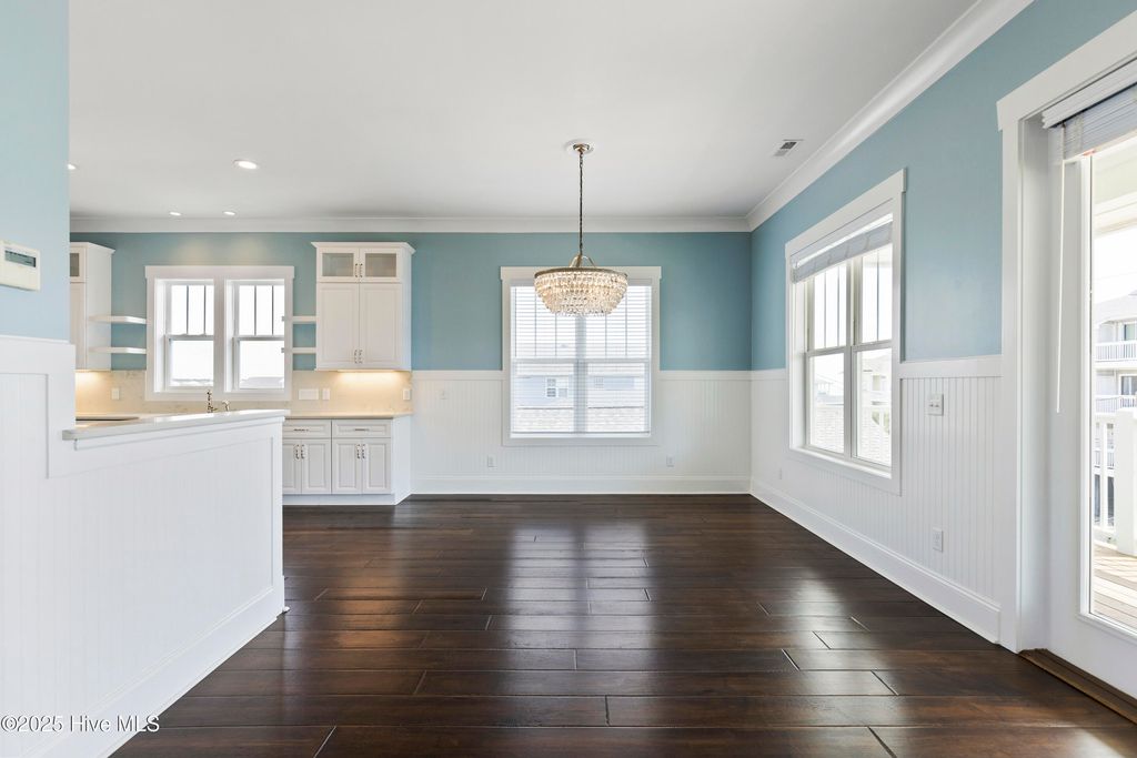 Image 27 of property listing at 711 Carolina Beach Avenue N, Carolina Beach, NC 28428