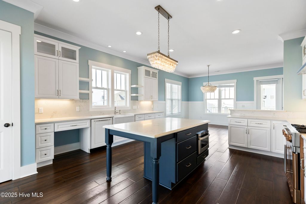 Image 29 of property listing at 711 Carolina Beach Avenue N, Carolina Beach, NC 28428