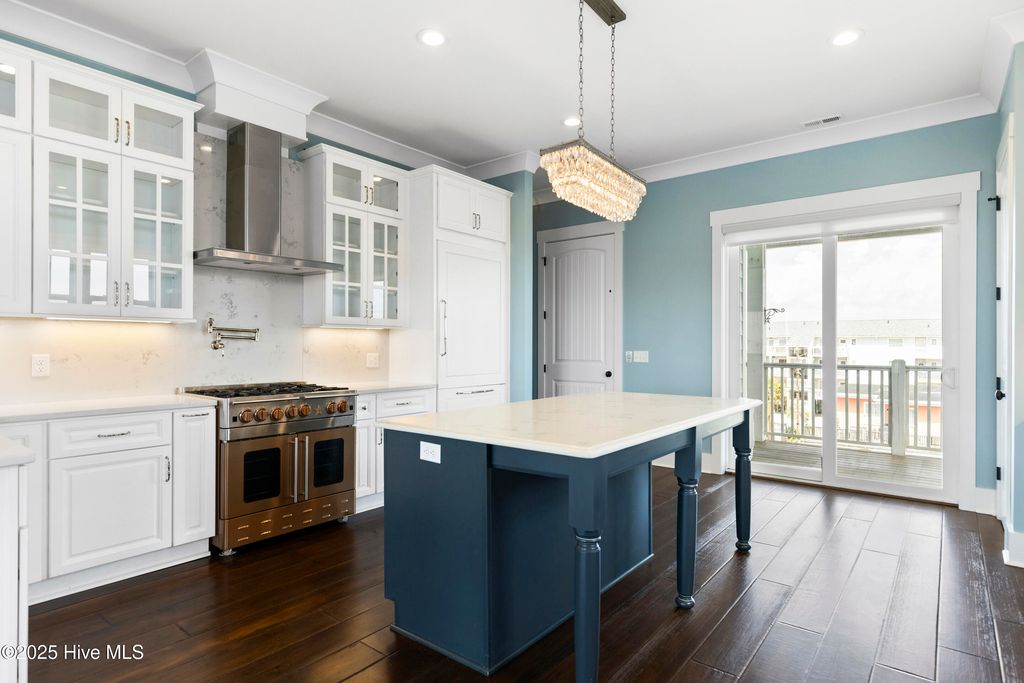 Image 30 of property listing at 711 Carolina Beach Avenue N, Carolina Beach, NC 28428