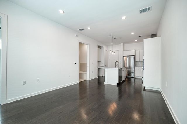 207 W Johanna ST 207, Austin, TX 78704