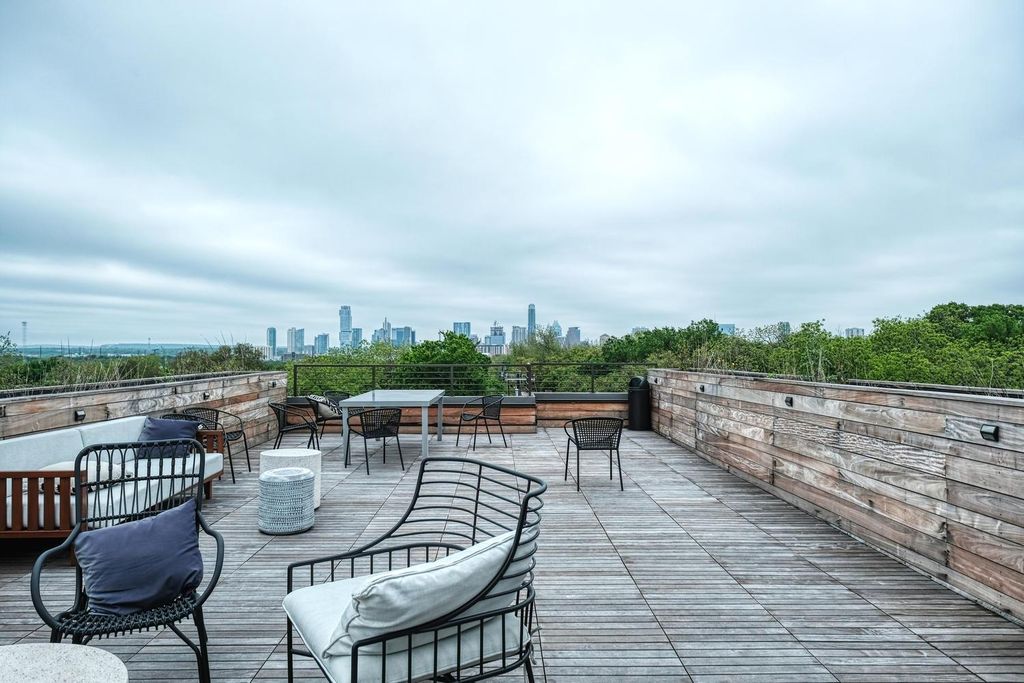 207 W Johanna ST 207, Austin, TX 78704