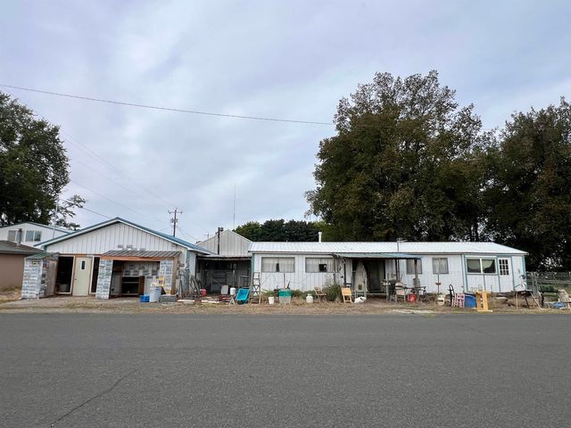204 S B St, Sprague, WA 99032 property photo