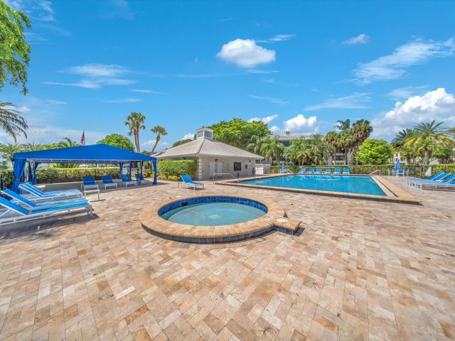 1701 Whitehall Drive 302, Davie, FL 33324