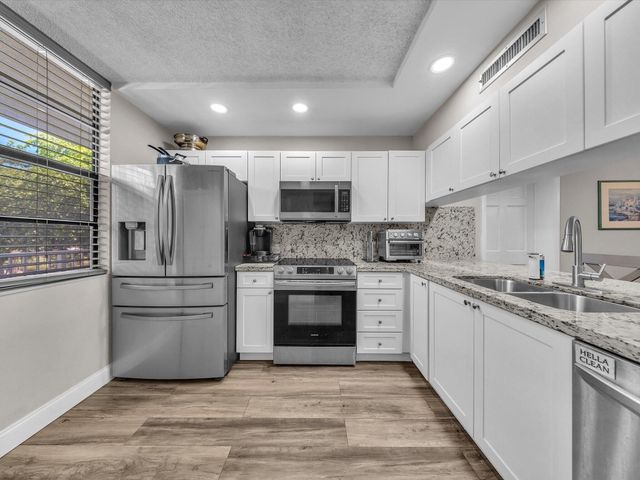 1701 Whitehall Drive 302, Davie, FL 33324