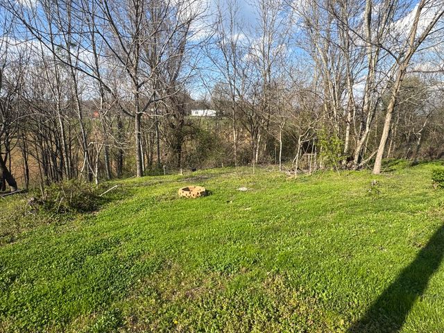 552 D Anders Road, London, KY 40744