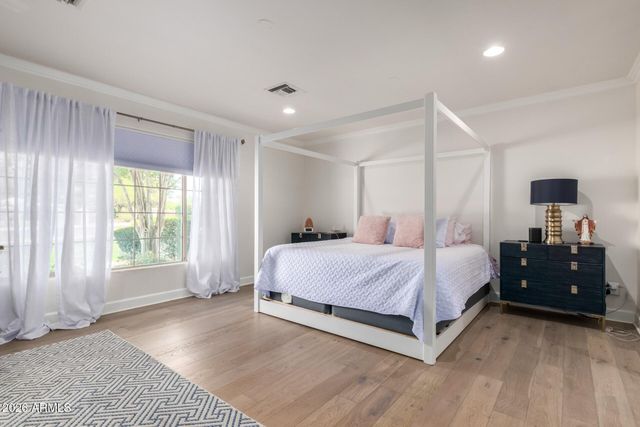 5555 E MONTEROSA Street, Phoenix, AZ 85018