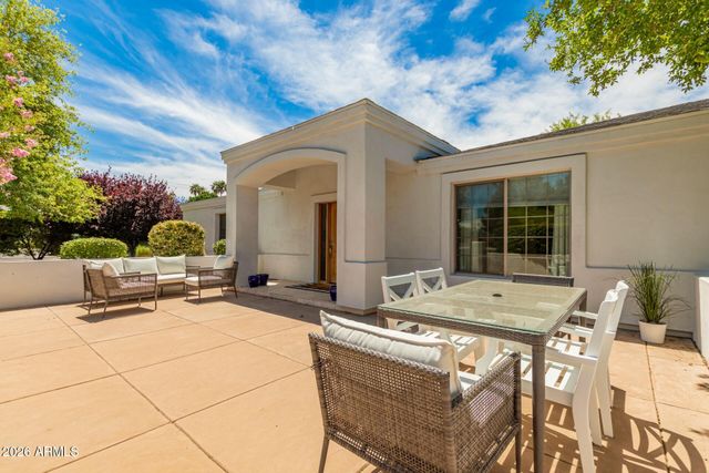 5555 E MONTEROSA Street, Phoenix, AZ 85018