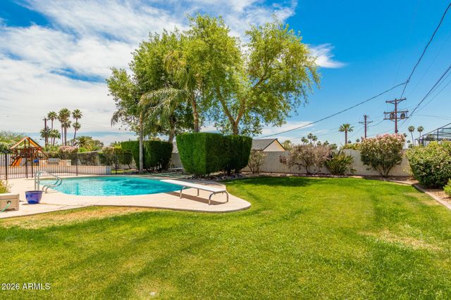 5555 E MONTEROSA Street, Phoenix, AZ 85018