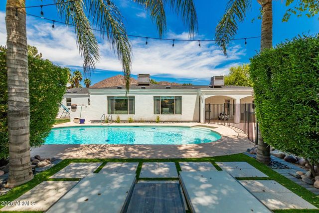 5555 E MONTEROSA Street, Phoenix, AZ 85018