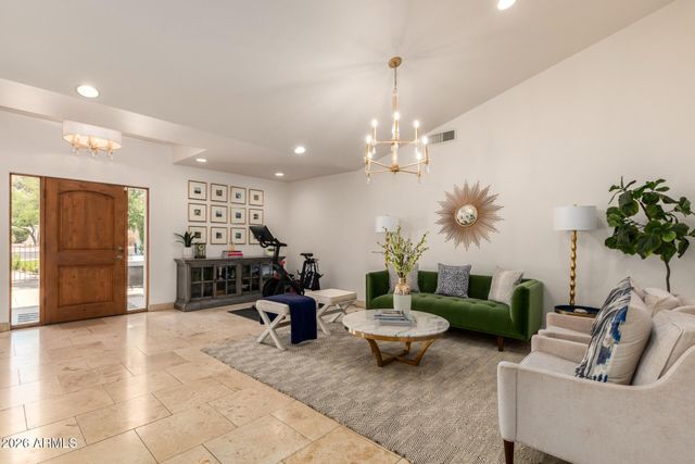 5555 E MONTEROSA Street, Phoenix, AZ 85018