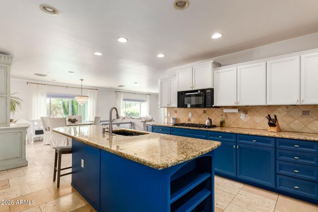 5555 E MONTEROSA Street, Phoenix, AZ 85018