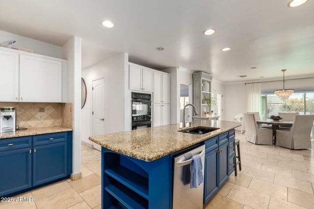 5555 E MONTEROSA Street, Phoenix, AZ 85018