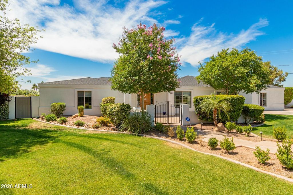 5555 E MONTEROSA Street, Phoenix, AZ 85018 — photo 4