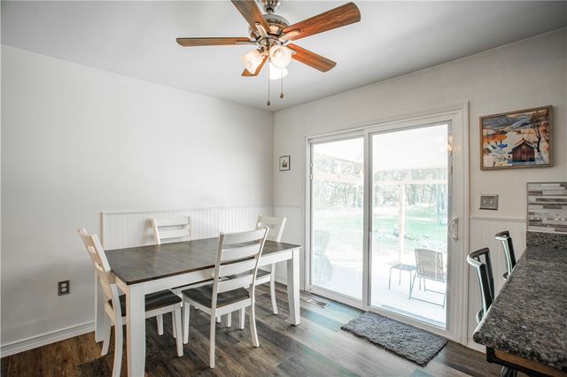 858 Monaca Rd, Center Twp, PA 15061