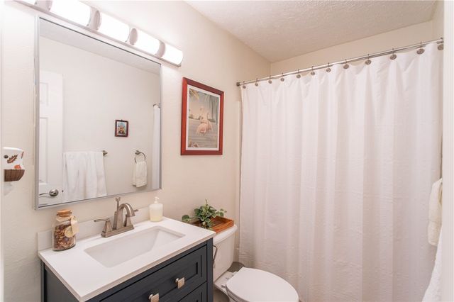 858 Monaca Rd, Center Twp, PA 15061
