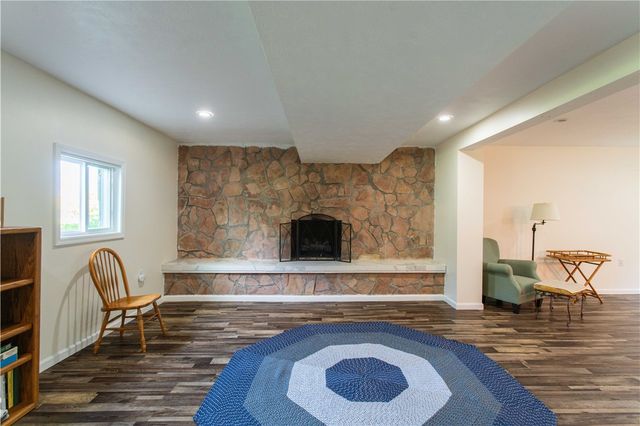 858 Monaca Rd, Center Twp, PA 15061