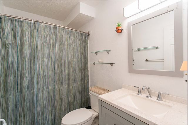 858 Monaca Rd, Center Twp, PA 15061