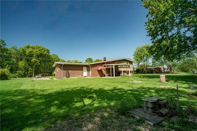 858 Monaca Rd, Center Twp, PA 15061