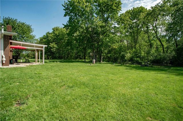 858 Monaca Rd, Center Twp, PA 15061
