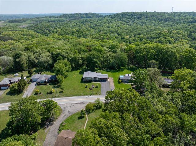 858 Monaca Rd, Center Twp, PA 15061