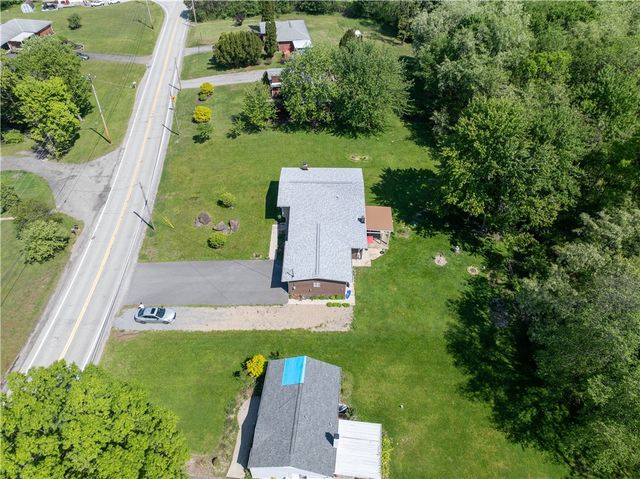 858 Monaca Rd, Center Twp, PA 15061