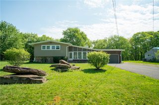 858 Monaca Rd, Center Twp, PA 15061