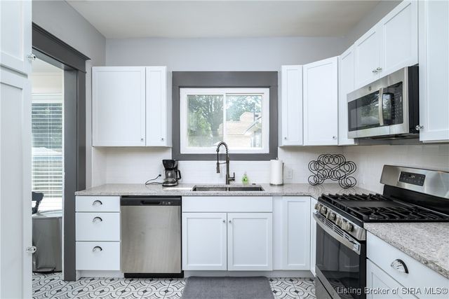 2216 Morton Avenue, New Albany, IN 47150