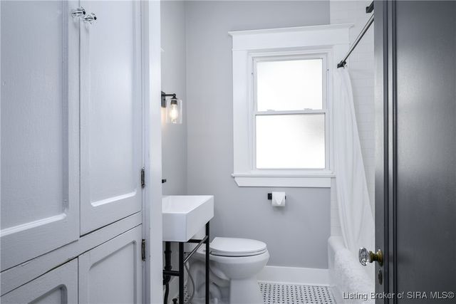 2216 Morton Avenue, New Albany, IN 47150