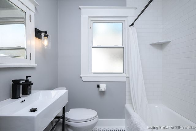 2216 Morton Avenue, New Albany, IN 47150