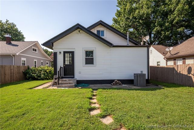 2216 Morton Avenue, New Albany, IN 47150
