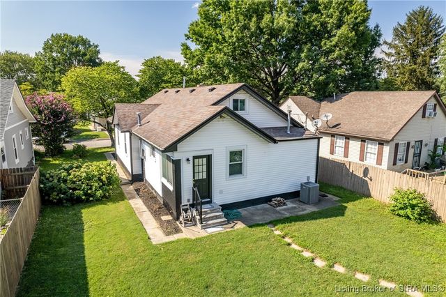 2216 Morton Avenue, New Albany, IN 47150