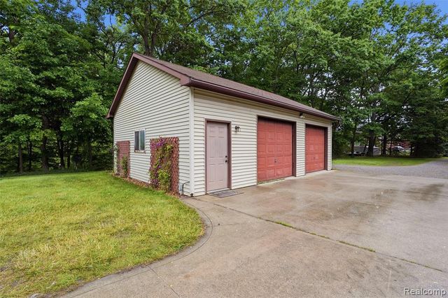 68345 Romeo Plank Road, Ray, MI 48096