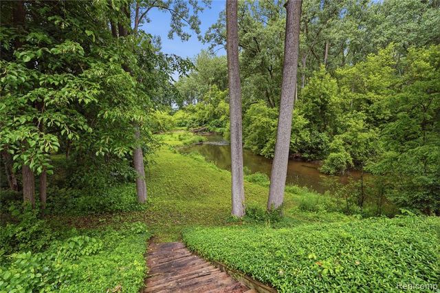 68345 Romeo Plank Road, Ray, MI 48096