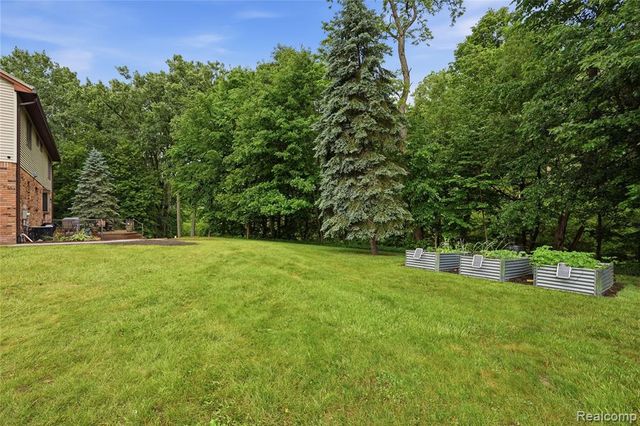 68345 Romeo Plank Road, Ray, MI 48096