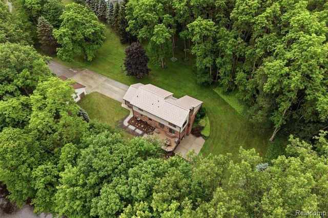 68345 Romeo Plank Road, Ray, MI 48096