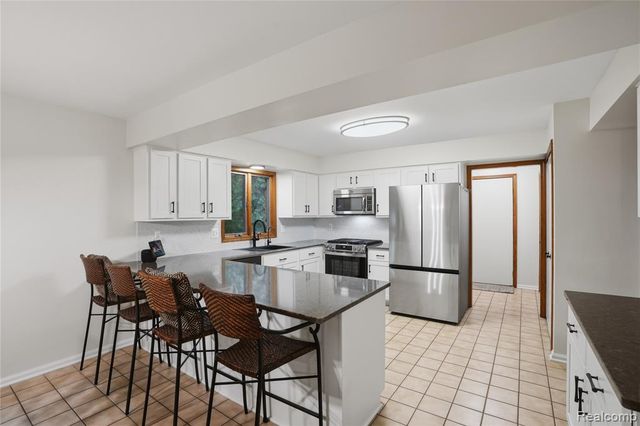 68345 Romeo Plank Road, Ray, MI 48096