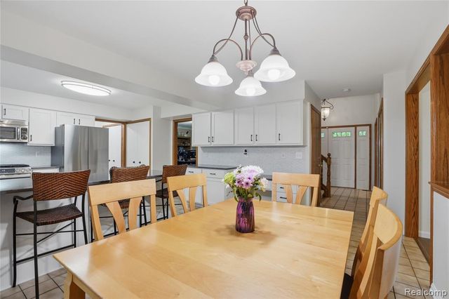 68345 Romeo Plank Road, Ray, MI 48096