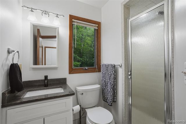 68345 Romeo Plank Road, Ray, MI 48096