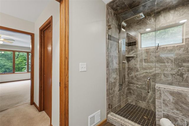68345 Romeo Plank Road, Ray, MI 48096