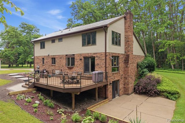 68345 Romeo Plank Road, Ray, MI 48096