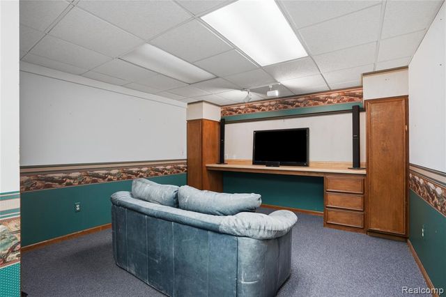 68345 Romeo Plank Road, Ray, MI 48096