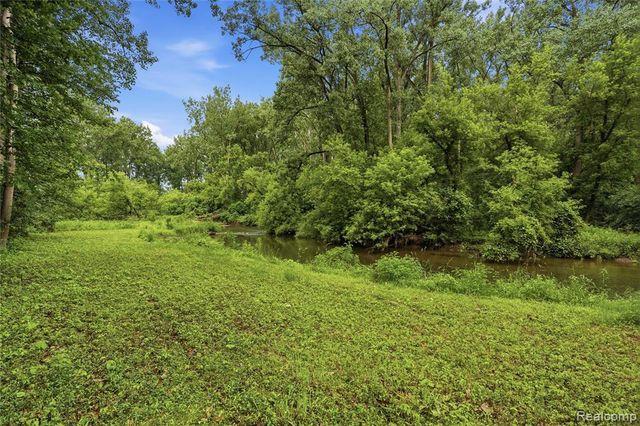 68345 Romeo Plank Road, Ray, MI 48096
