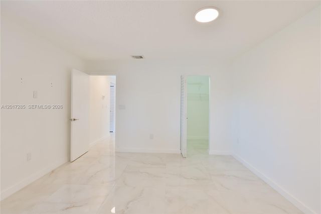 8340 NW 193rd Ln, Hialeah, FL 33015