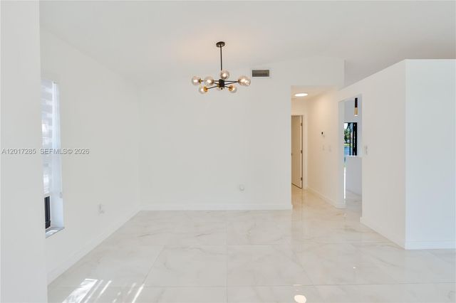 8340 NW 193rd Ln, Hialeah, FL 33015