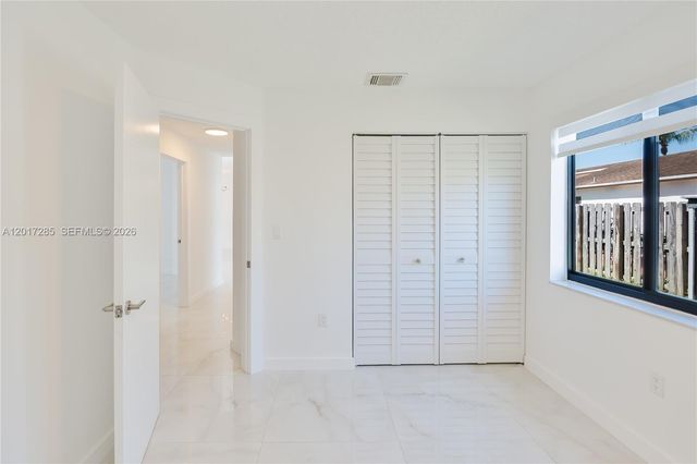 8340 NW 193rd Ln, Hialeah, FL 33015