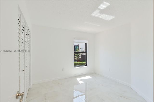 8340 NW 193rd Ln, Hialeah, FL 33015