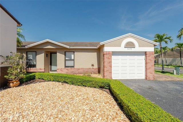 8340 NW 193rd Ln, Hialeah, FL 33015